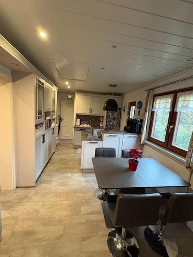 03 Küche mit Essplatz