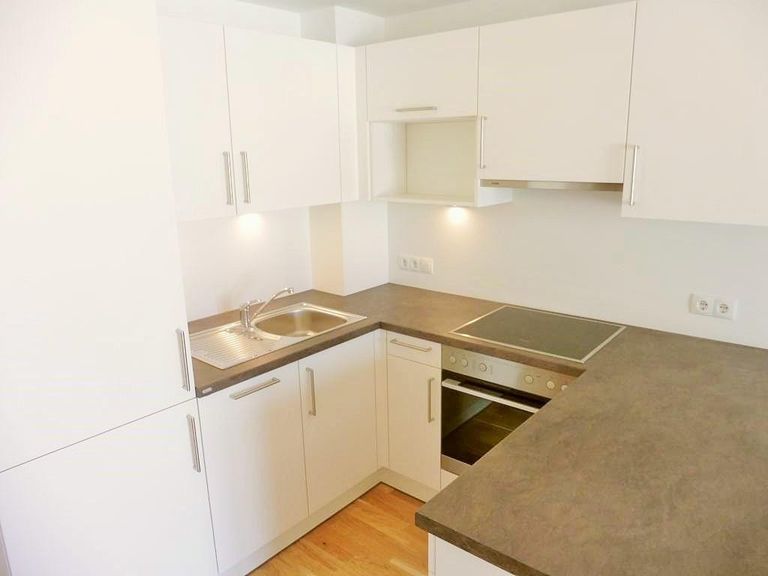 top-moderne Küche mit MIELE-Geräten