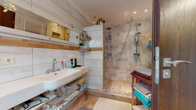 Haus-Erdgeschoss-Bad