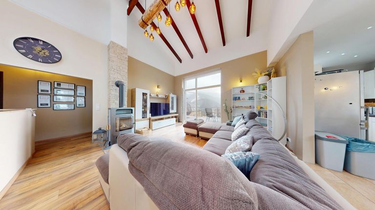 Haus-Obergeschoss-Wohn-Koch- & Essbereich