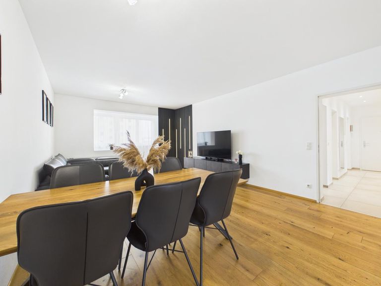 Wohn- und Essbereich 1