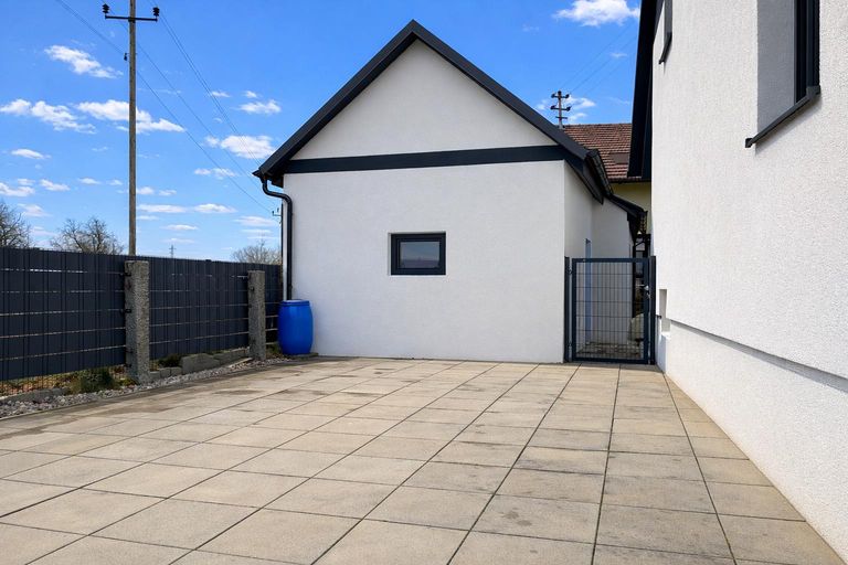 3_Aussen_KI bearbeitet