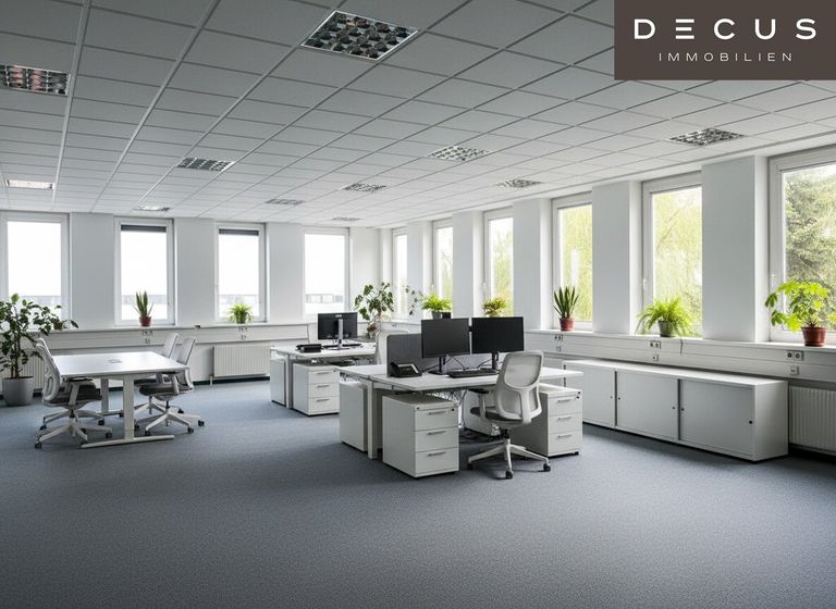 Gruppen- oder Großraumbüro mit Mustermöblierung