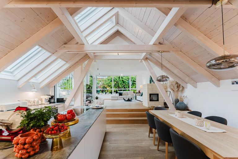 Wohnküche mit Blick ins Wohnzimmer