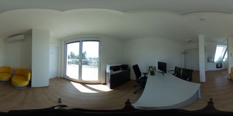 Einangsbereich / Küche / Essbereich