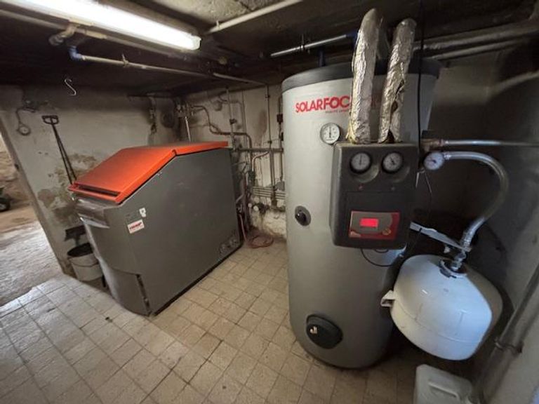 Zentralheizung feste Brennstoffe