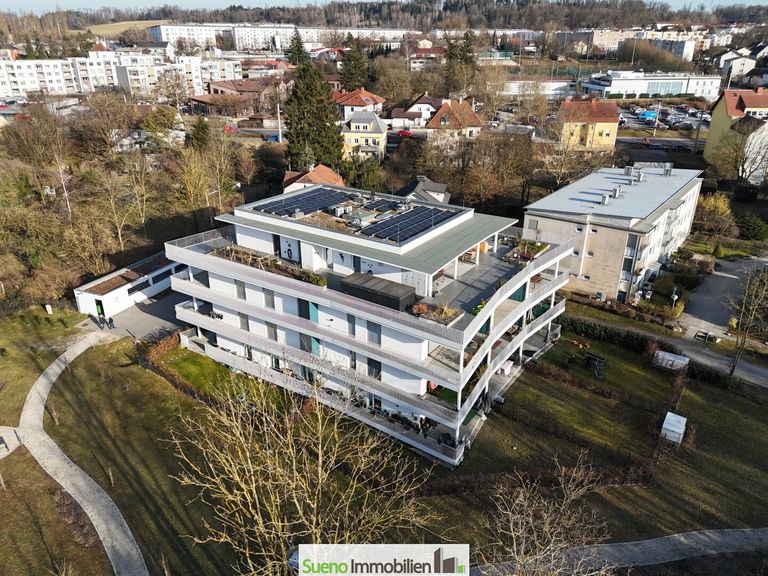 Wohnhaus Luftansicht Gesamt