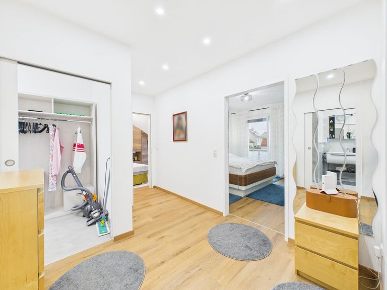 RH Maisonette Bruckneudorf Vorraum OG