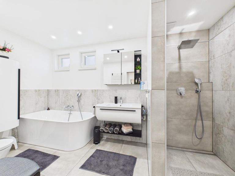 RH Maisonette Bruckneudorf  Bad m.WC OG