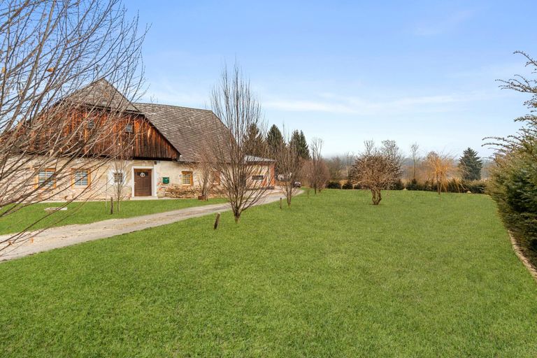 Ansicht Haus Süd samt zusätzlichem Grundstück