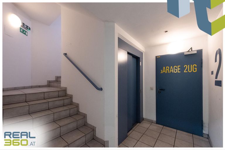 Stiegenhaus inkl. Lift