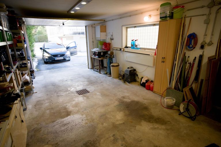 Garage (2)