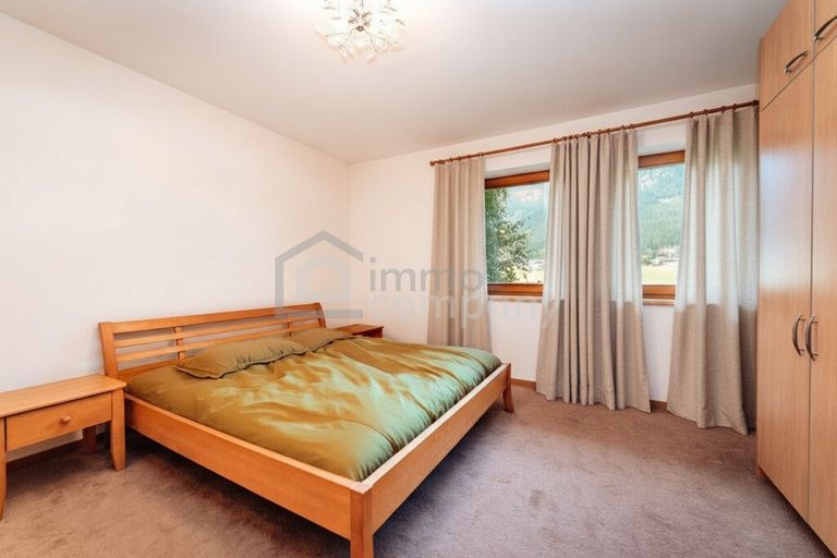 Schlafzimmer mit Grünblick