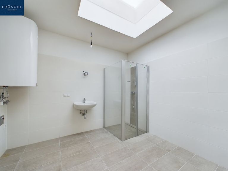 Badezimmer Ansicht 1