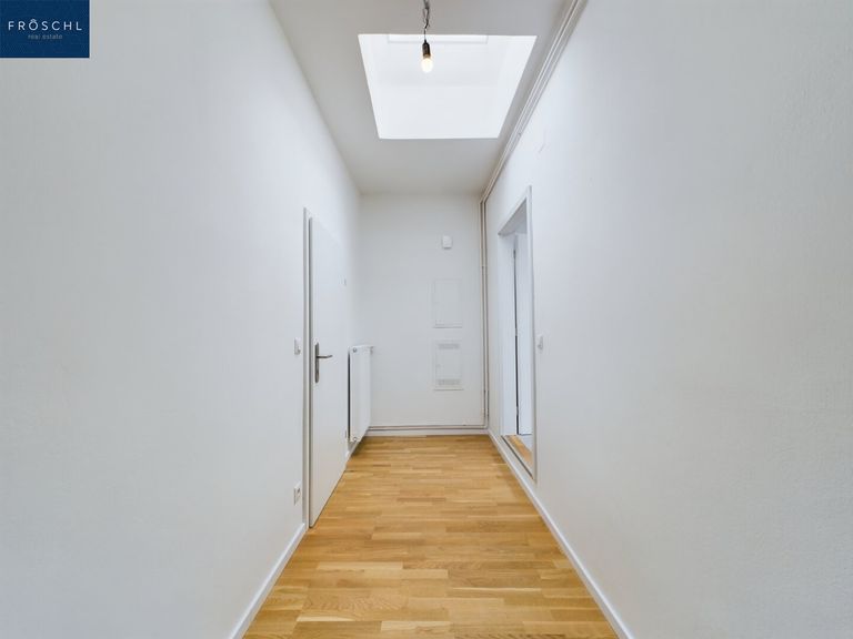 Zentraler Flur - Ansicht 1