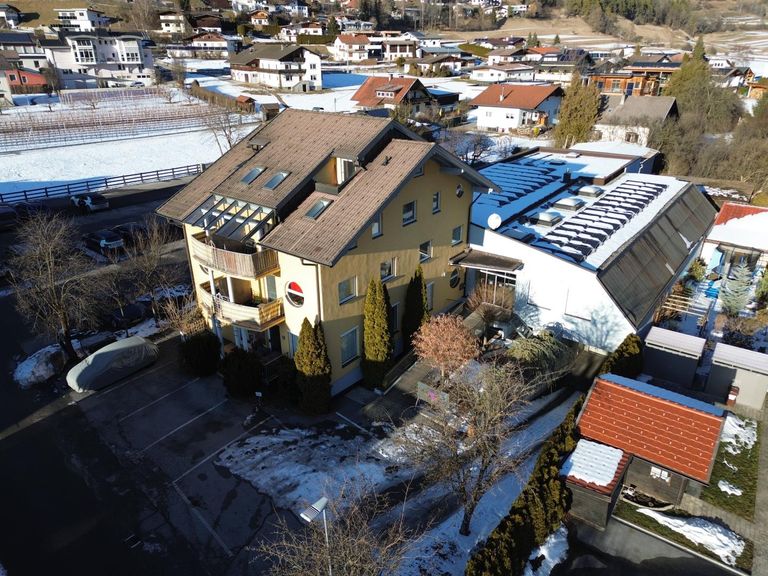 Tarrenz - Bürogebäude - Drohnenansicht..