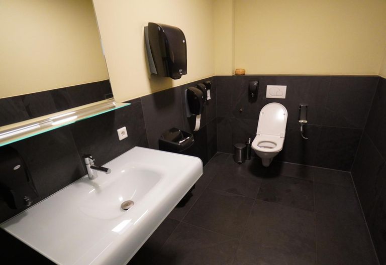 Tarrenz - Bürogebäude - WC