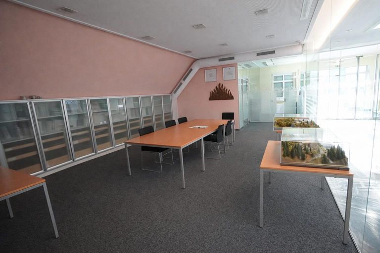 Tarrenz - Bürogebäude - Besprechung