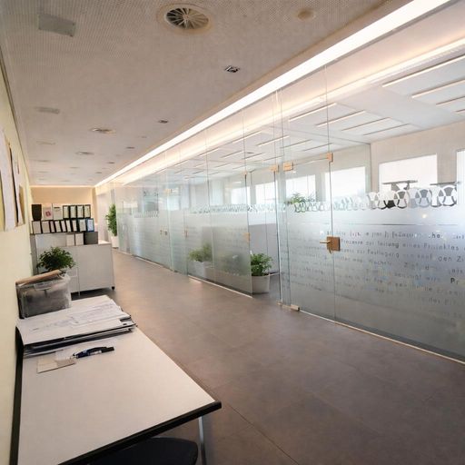 Tarrenz - Bürogebäude - Gang