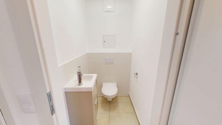 WC mit Handwaschbecken