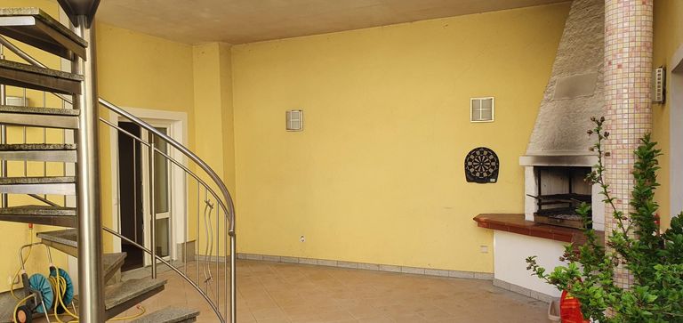 Terrasse mit Griller