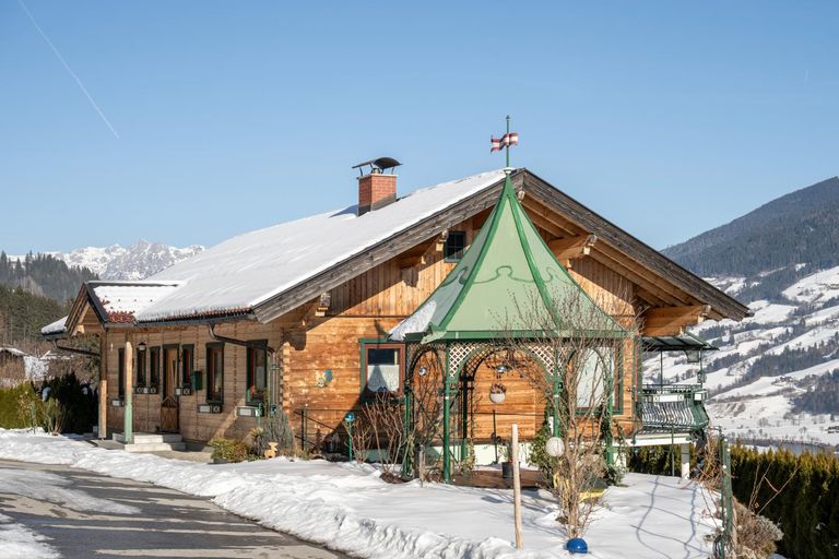 Garten mit Austraghaus