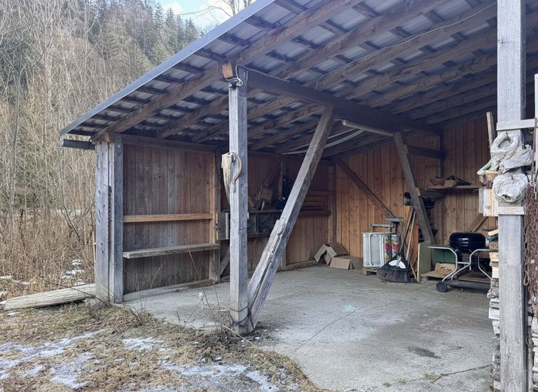 Nebengebäude offener Bereich