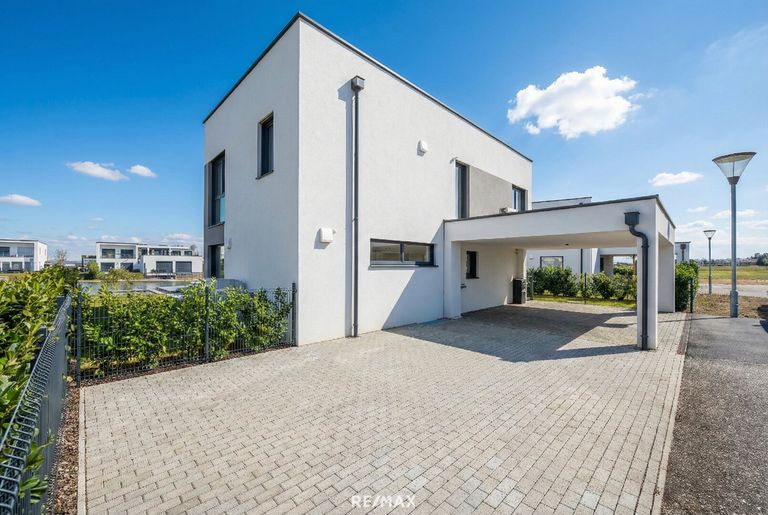 Carport und Autostellplätze