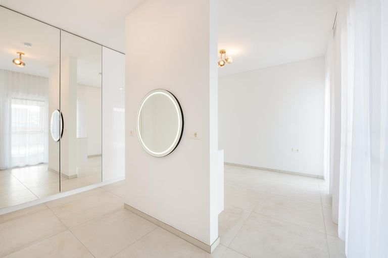 Schlafzimmer mit Ankleidebereich