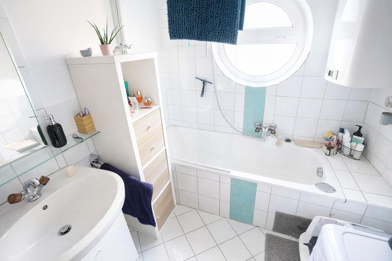 Tarrenz - Wohnhaus - Badezimmer