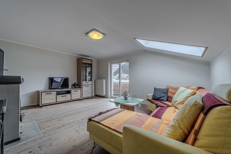 Wohnzimmer mit Schwedenofenkamin