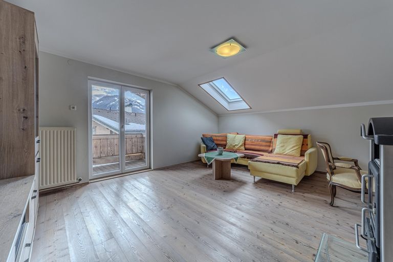 Wohnzimmer mit Schwedenofenkamin