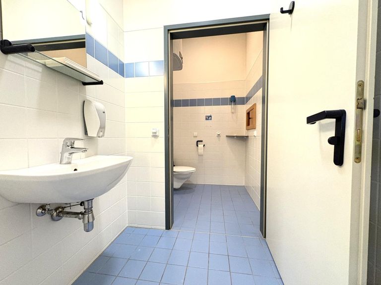 Toilette, Patienten/Kunden