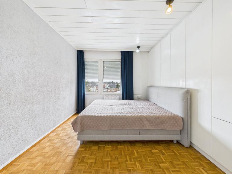 Schlafzimmer 4