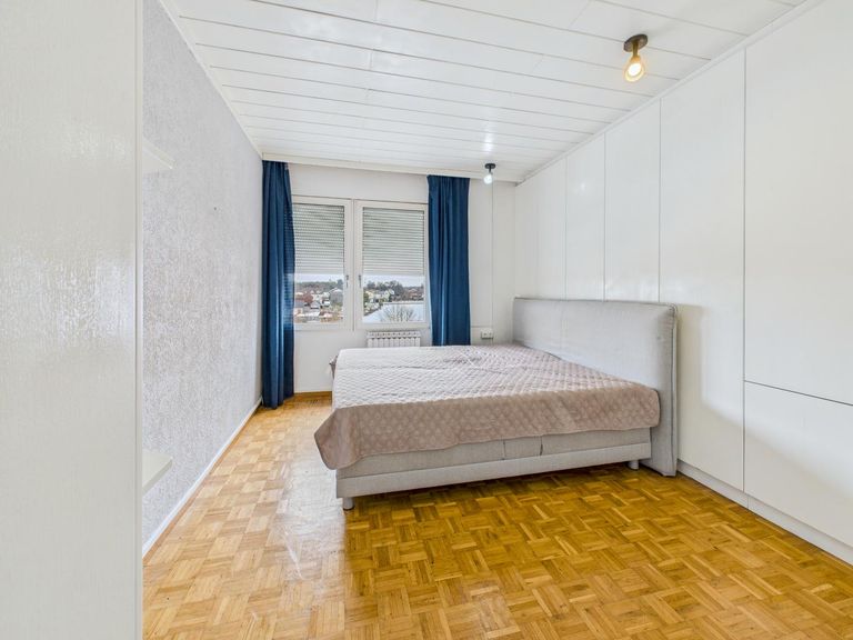 Schlafzimmer 1