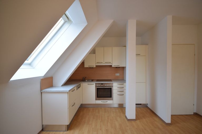 Kochbereich - 2 Zimmer Dachgeschoss Wohnung Miete Parsch Salzburg