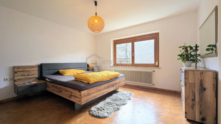 Schlafzimmer 1
