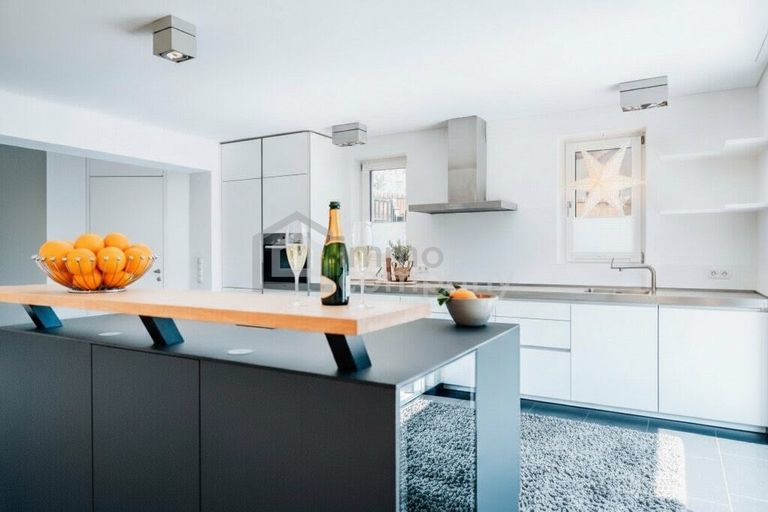 Küche mit Kochinsel