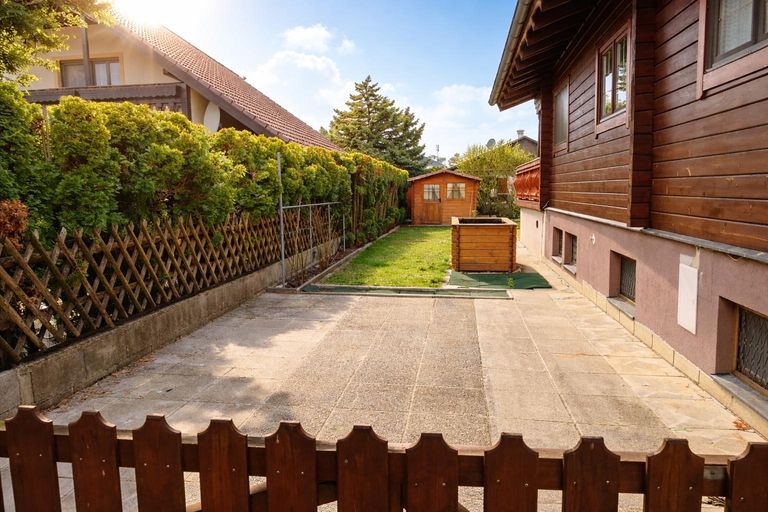 Stellplatz hinter dem Carport