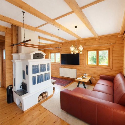 Wohnzimmer mit Kachelofen