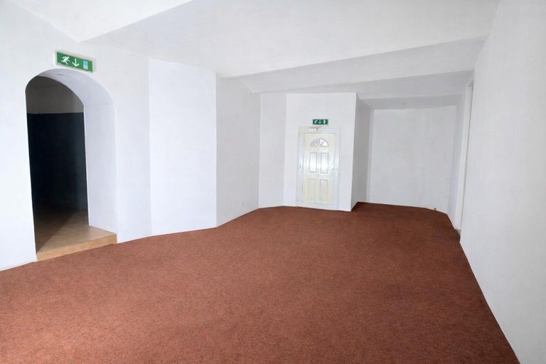 01 Geschäftslokal in 1140 Wien