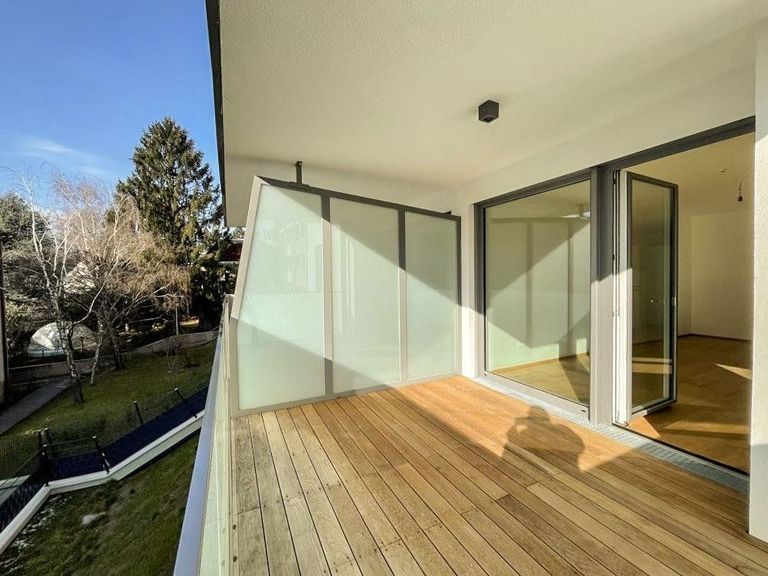 südseitige-Innenhof-Terrasse