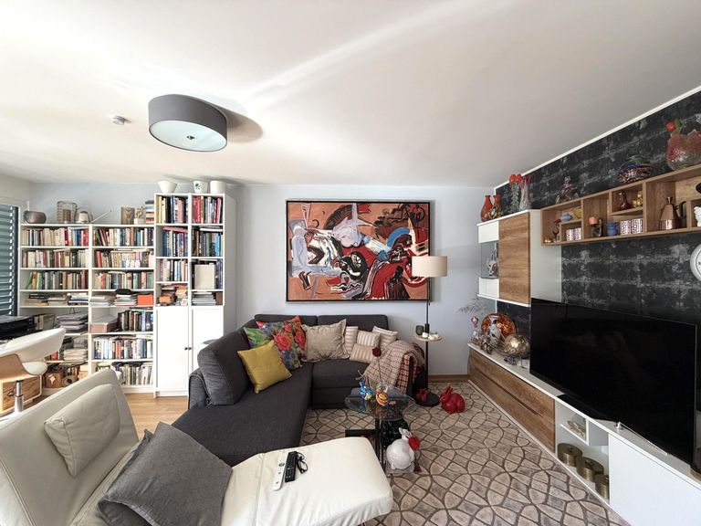 Wohnzimmer in bewohntem Zustand