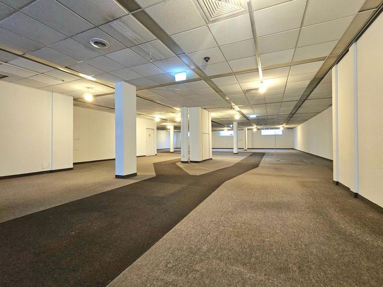 Geschäftslokal abends