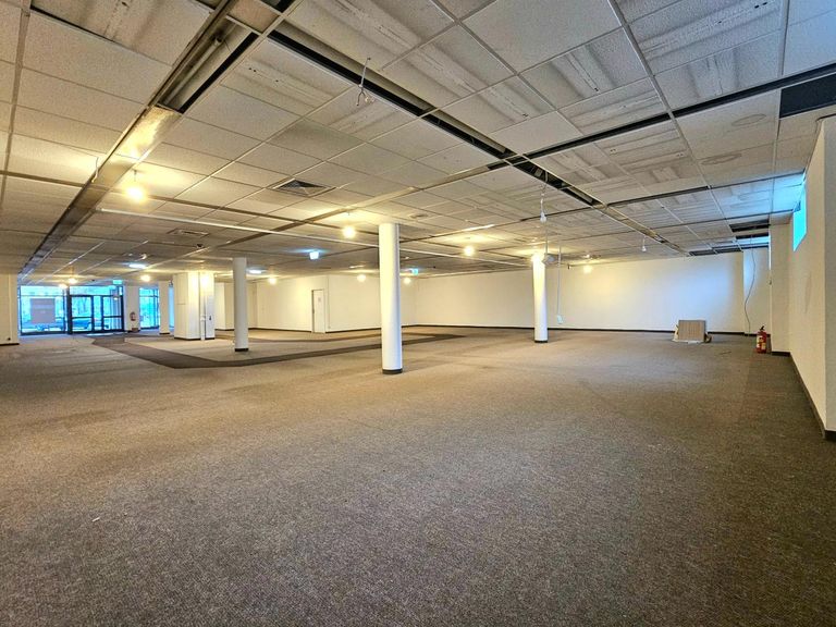 Geschäftslokal abends