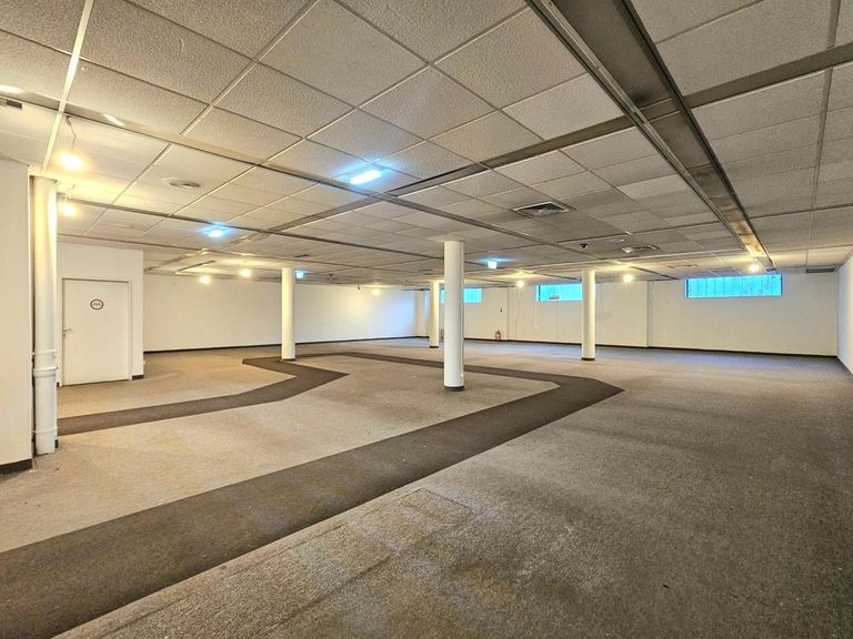 Geschäftslokal abends