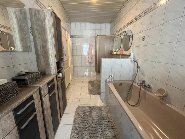 Wohnung 1 - Badezimmer