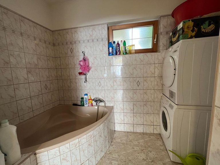 Wohnung 2 - Badezimmer