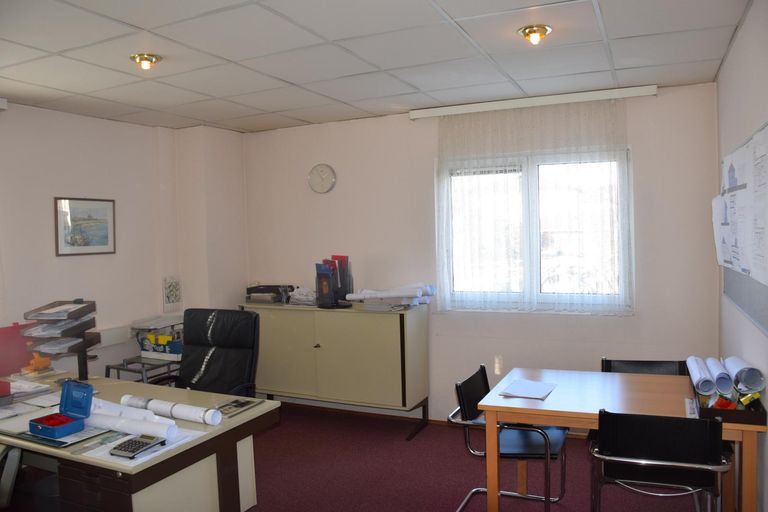 Büro Erdgeschoss