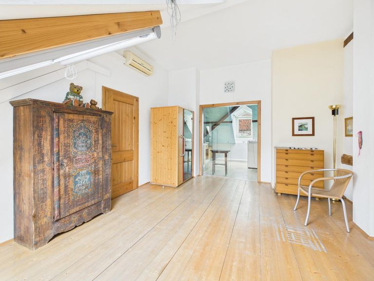 7. Top 5 Wohnhaus/Zimmer 1/Büro